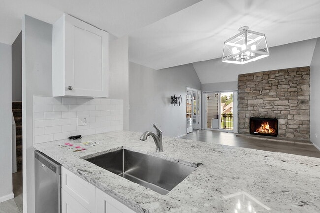 Building Photo - $2,895 - 3 Bed, 2.5 Bath Townhome with Fin...