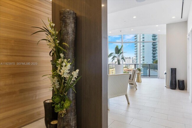 Building Photo - 488 NE 18th St