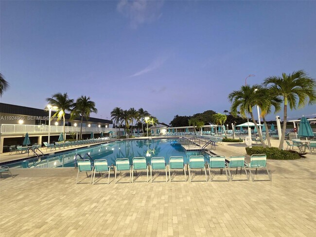 Building Photo - 612 Normandy Ln