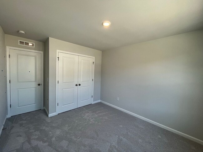 Building Photo - Newly Built 3BD, 2.5BA Raleigh Townhome with Premier HOA Amenities