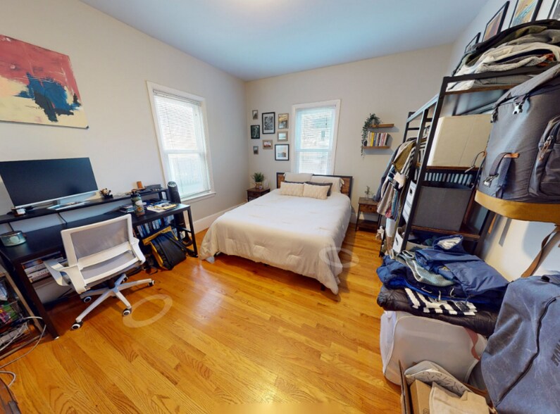 Building Photo - 25 Tufts St