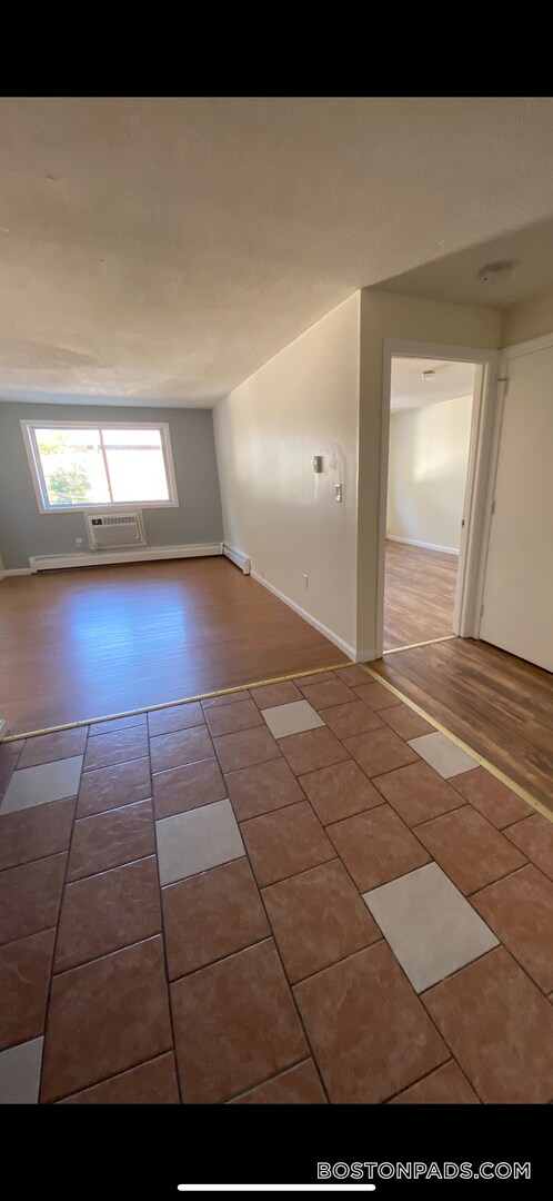 Building Photo - 134 Willard St