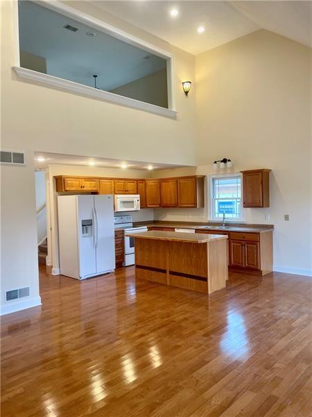 Building Photo - 112 Hidden Springs Dr