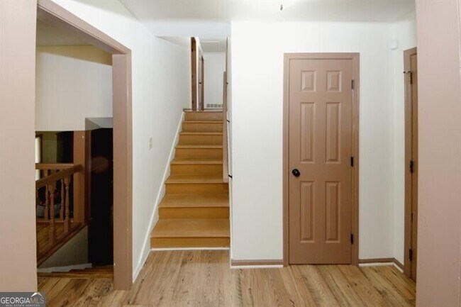 Building Photo - 4033 Scenic Mountain Dr SW