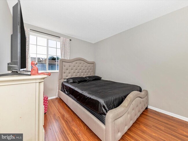 Building Photo - 12461 Quail Woods Dr