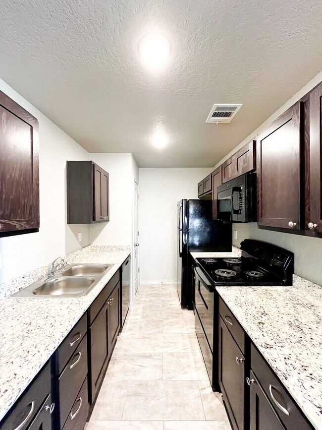 Building Photo - 1606 Risen Star Ln