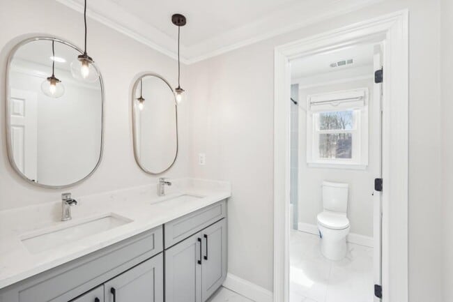 Building Photo - 1600 Spring Arbor Ct