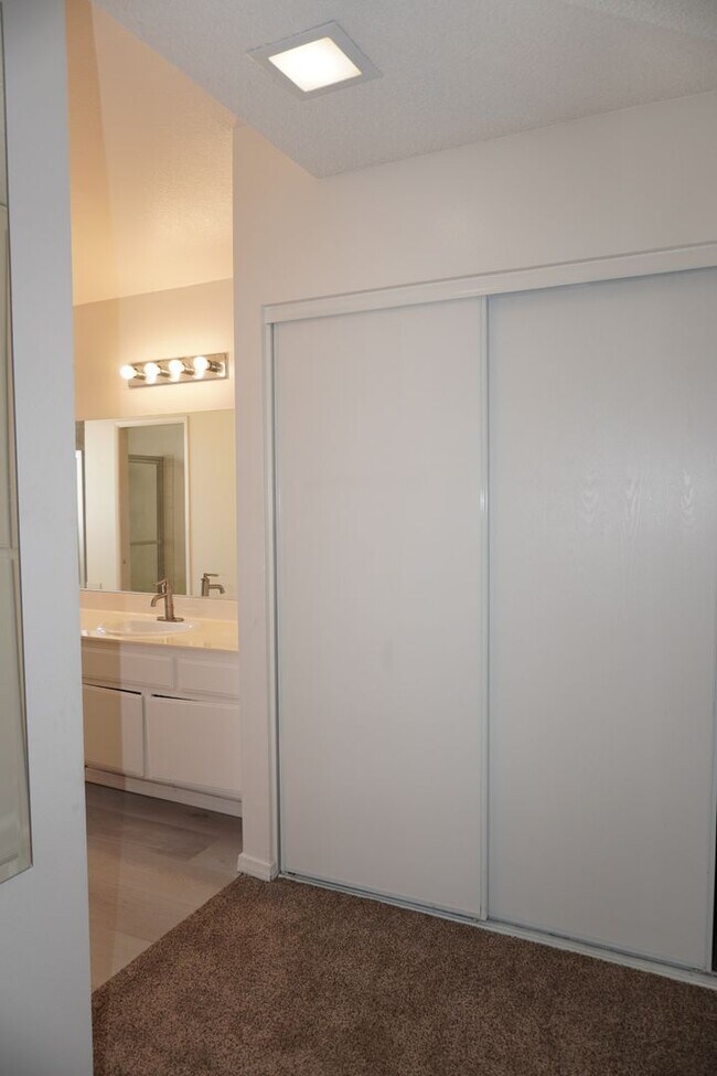 Building Photo - 23848 Bouquet Canyon Pl