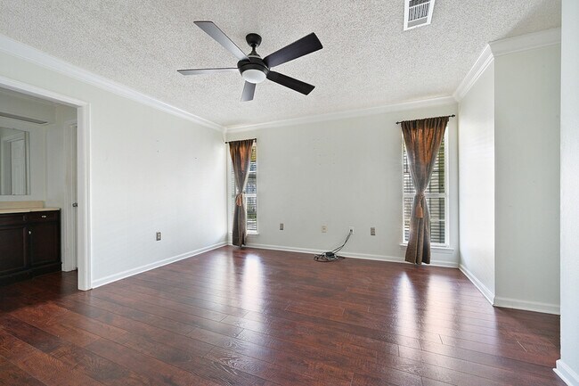 Building Photo - 10716 Misty Vale Ave