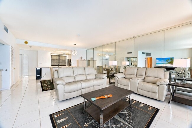 Building Photo - 9900 S Ocean Dr
