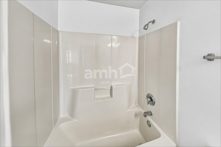 Building Photo - 2771 Cranston Cir