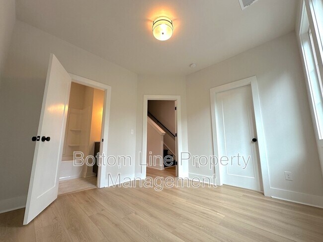 Building Photo - 1358 Briar Creek Rd