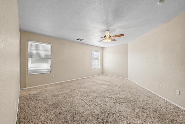 Building Photo - 33856 N Cherry Creek Rd