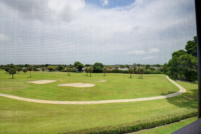 Building Photo - 23305 Barwood Ln N