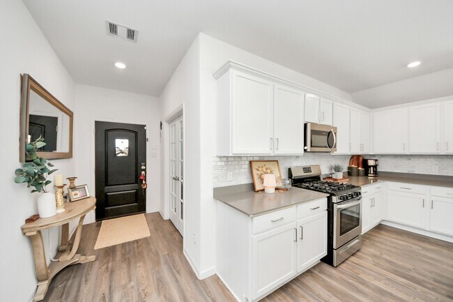 Building Photo - 2302 Dewford Fls Dr