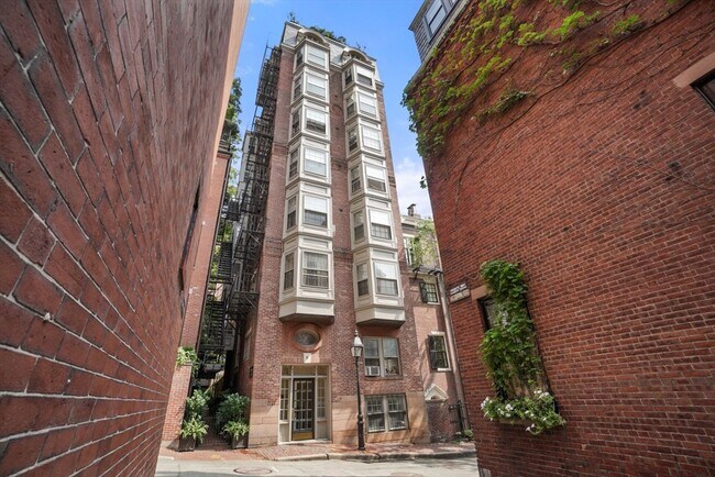 Building Photo - 9 Willow St