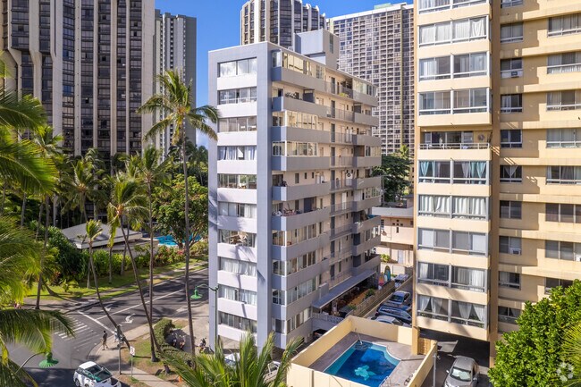 Building Photo - Ala Wai East