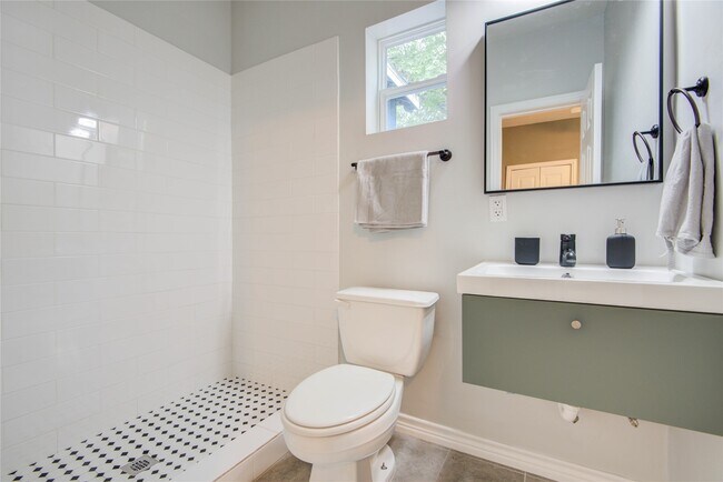 Building Photo - 2712 Link Rd