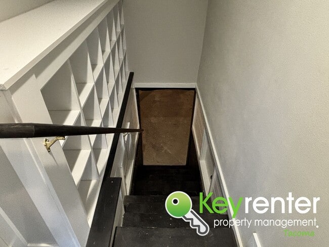 Building Photo - Newly Remodeled 2-Bedroom, 2-Bath Tacoma Home with Finished Basement, Large Backyard, and Detache...