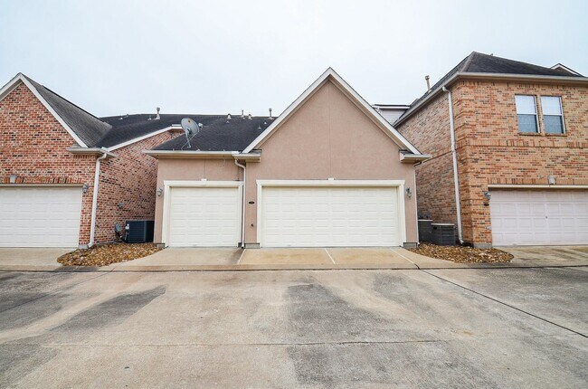 Building Photo - 13511 Brookbluff Ln