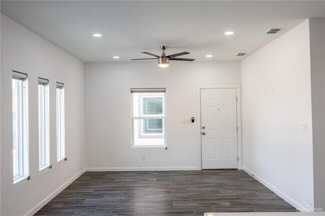 Building Photo - 20 Copper Ave