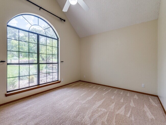 Building Photo - 119 Deer Creek Dr