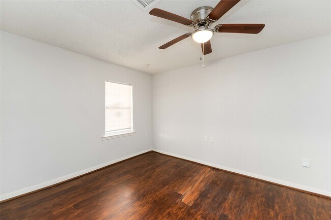 Building Photo - 3122 Sunnydale Dr