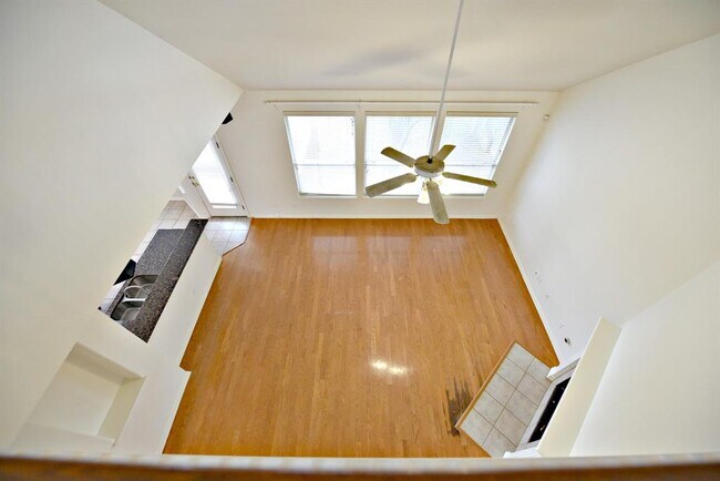 Building Photo - 1803 Jojoba Dr
