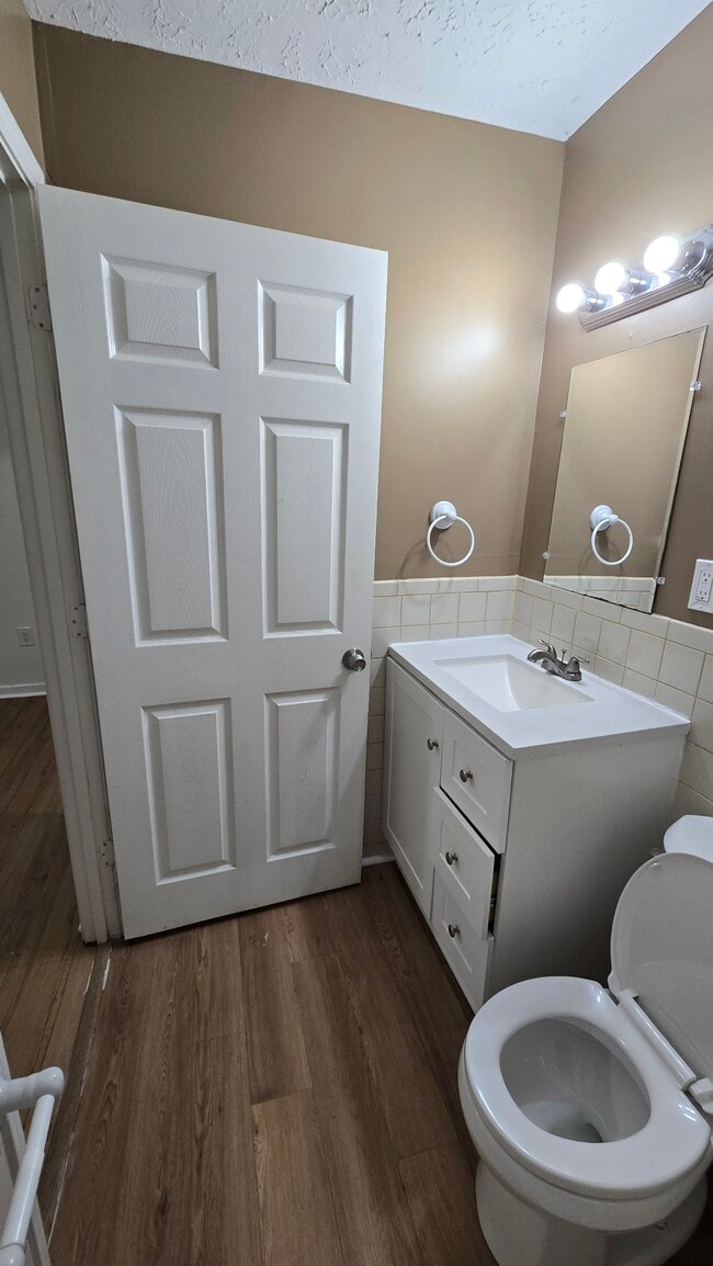 Building Photo - 2207 Mt Vernon Rd