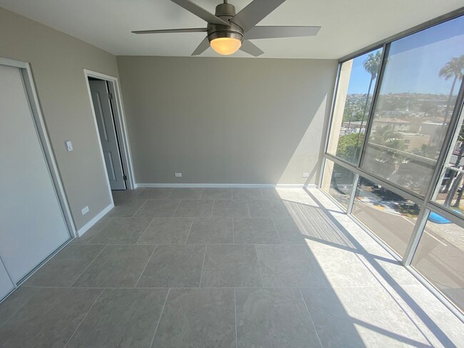 Building Photo - Pacific Beach - 3 blocks to Beach!  2bd/2ba Spacious 6th floor condo remodeled in 2022! Spectacul...