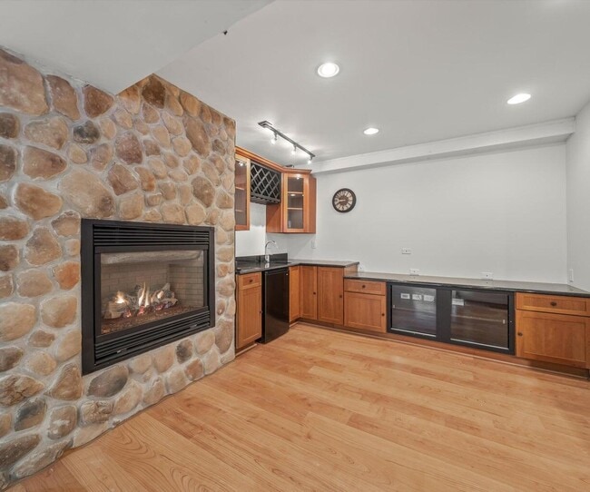 Building Photo - 1696 Reserve Ct