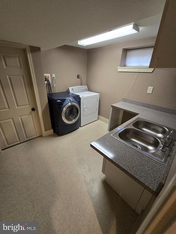 Building Photo - 13 Dublin Dr