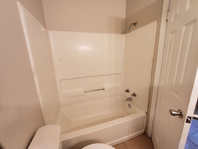 Building Photo - 4582 Summer Creek N