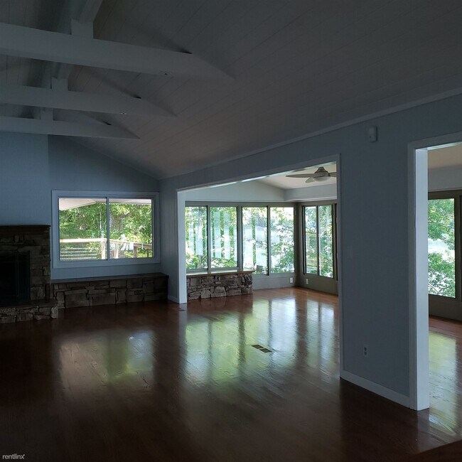 Building Photo - 3 br, 3.5 bath House - 416 De Armond Rd