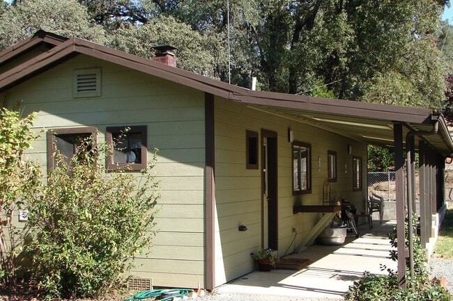 Building Photo - Completely Renovated in 2012; adorable energy-efficient Country home w/ Guest House on 1 mostly l...