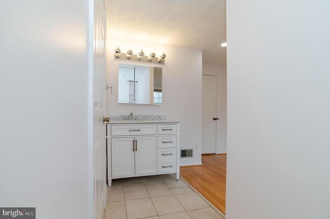 Building Photo - 5569 Caithness Ct