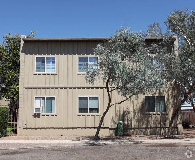 Building Photo - Royal Alvernon Apartments