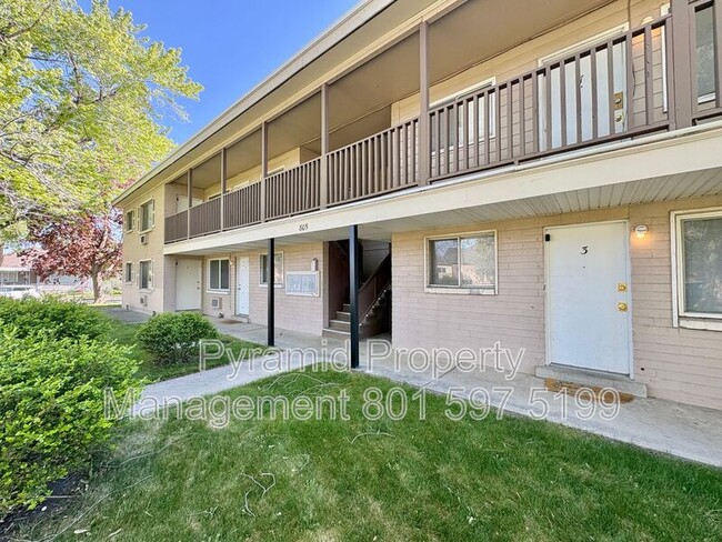 Building Photo - 805 S Cheyenne St