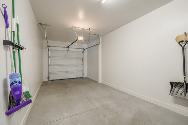 Building Photo - 415 Roberts Rd