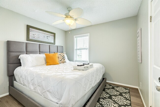 Building Photo - 16614 Bermuda Way