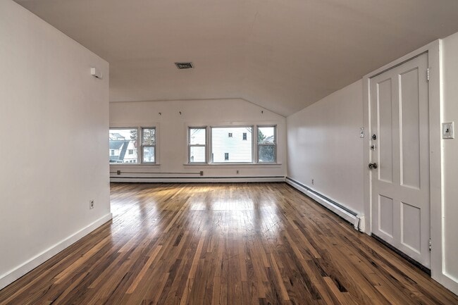 Building Photo - 83 Hawley Ave