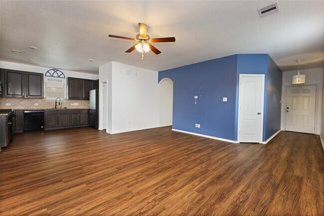 Building Photo - 2106 Benjamin Park