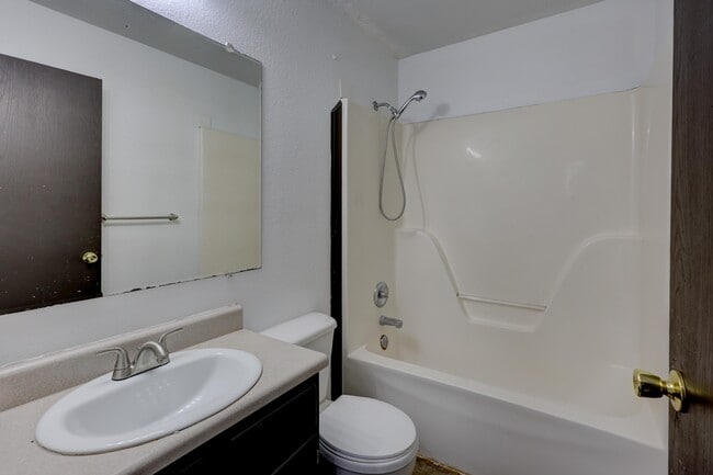 Building Photo - 717 N Walker St