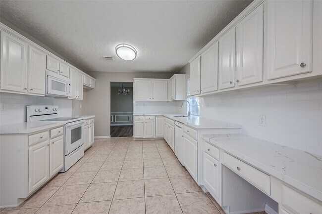 Building Photo - 2224 Palm Lagoon Dr