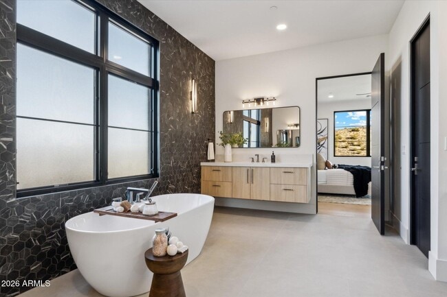 Building Photo - 15609 E Palatial Dr