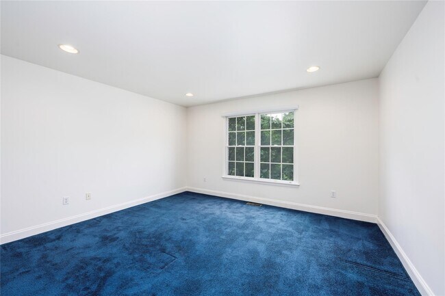 Building Photo - 46 McGuiness Ln