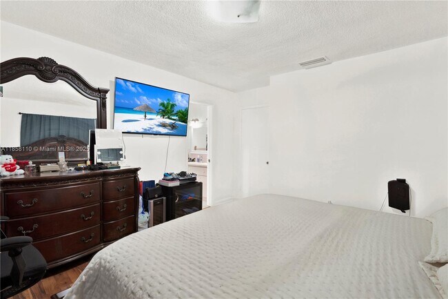 Building Photo - 3510 SW 90th Ave