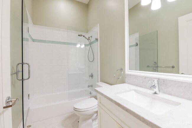 Building Photo - 2614 California St