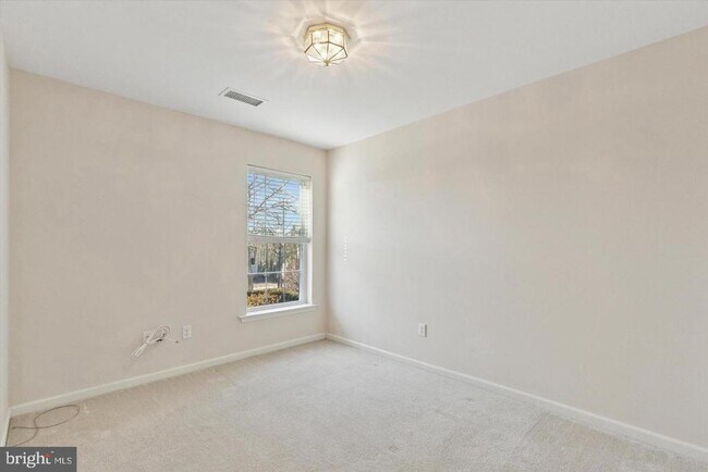 Building Photo - 110 W Harmony Dr