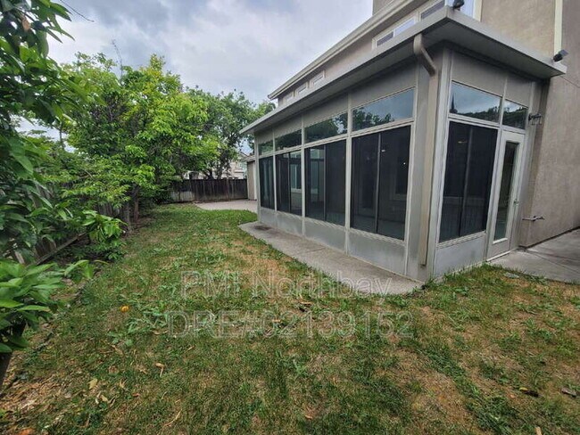 Building Photo - 4051 Sierra Ct